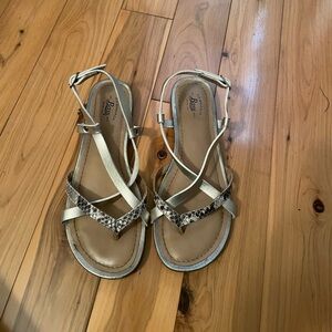 Bass cute flat strappy sandals in neutral tones. Worn only a couple of times